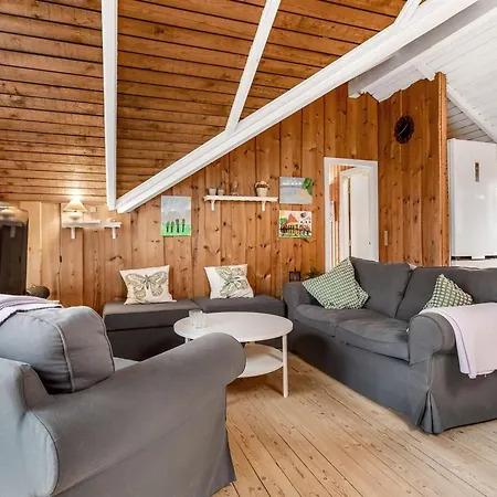 Lycka - 700m From The Sea By Interhome