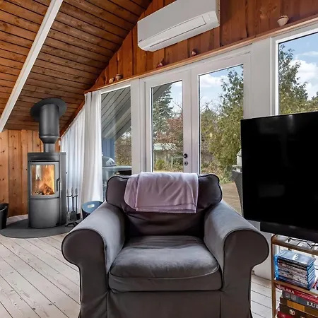 Lycka - 700m From The Sea By Interhome Bøtø By