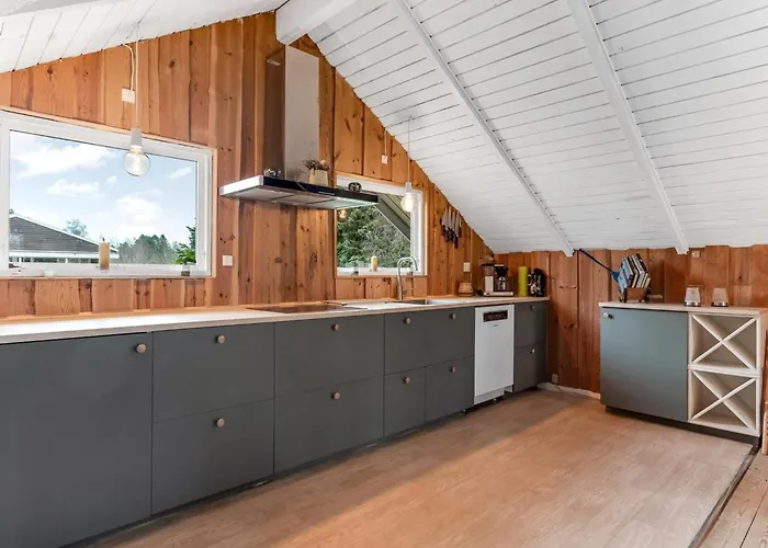 Lycka - 700m From The Sea By Interhome